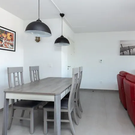 Superbe Neuf A Deux Pas De La Avec Balcon Et Parking Prive A - Fr-1-239-387 Apartment *